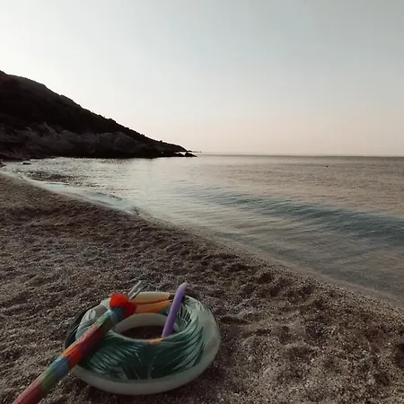 Dimosthenis Karastamatis Pensión 3*