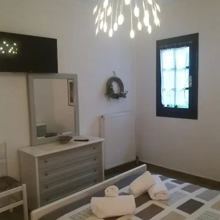 Pensión Dimosthenis Karastamatis 3*