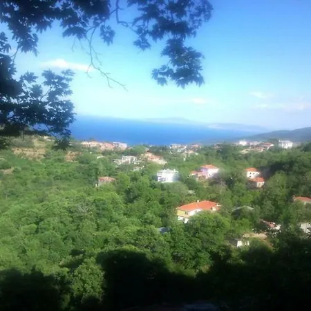 Dimosthenis Karastamatis Pensión 3*