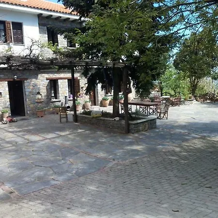 Dimosthenis Karastamatis Pensión 3*